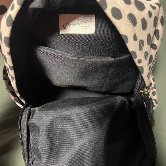 Backpack - Picture 4 of 4